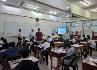 【建国中学入学考试顺利完成】